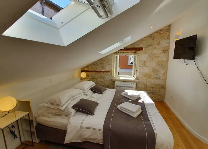 Bed & Breakfast The At 4*