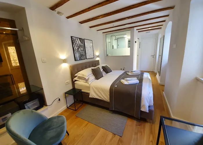 The At Bed & Breakfast