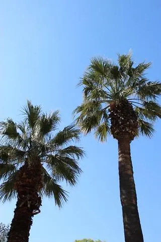 Bed & Breakfast The At 4*