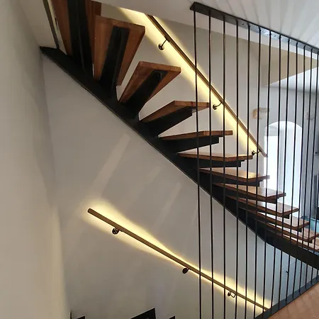 فندق مبيت وإفطار The At 4*