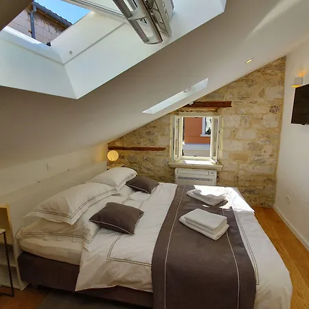 Bed & Breakfast The At 4*